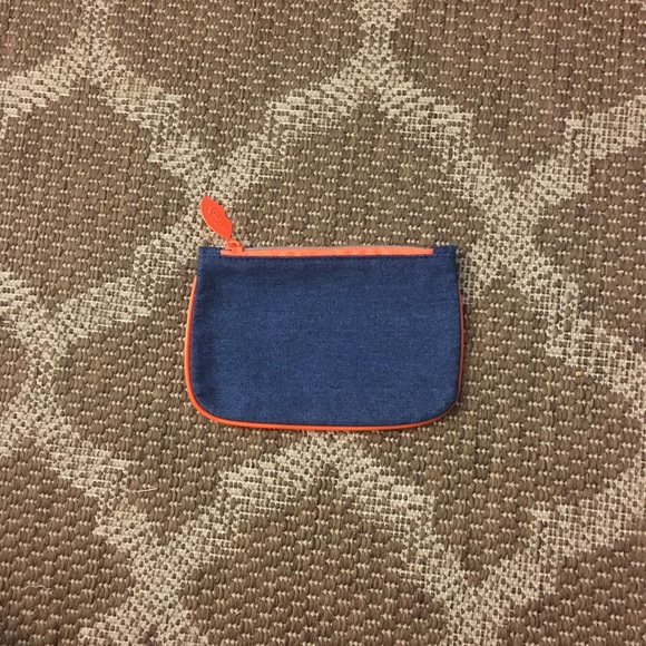 MYSTERY MAKEUP BAG 💄🎀💋 - Picture 2 of 5